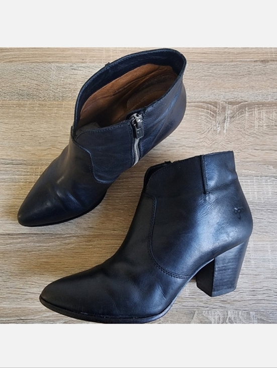 Frye Shoes - FRYE Black Leather Ankle Zip Boots 10 M